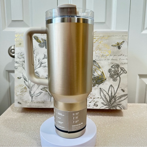 Stanley x Elf Honey Talks Gold 40 oz Flowstate Quencher H2.0 Tumbler Limited - Picture 5 of 12